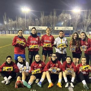 La Pasión Internacional entrega su Aguinaldo a las jugadoras del Cosmos Aragón López Soriano
