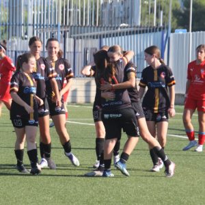 El Cosmos arranca la temporada con un sólido 3-1 ante el Valdefierro